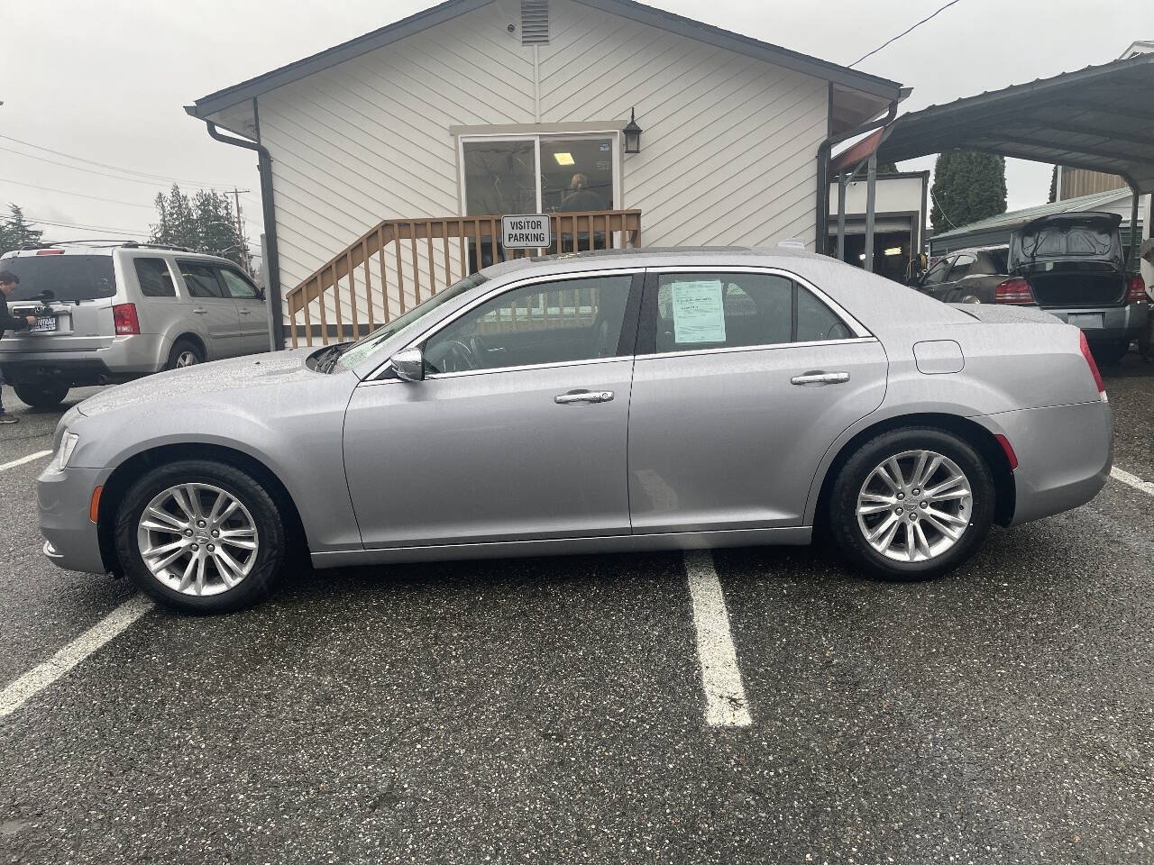 Used 2016 Chrysler 300 C RWD image 2