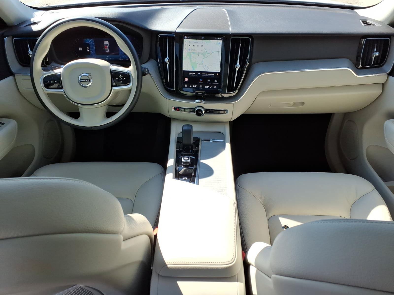 Certified 2024 Volvo XC60 B5 Plus AWD/4WD image 12