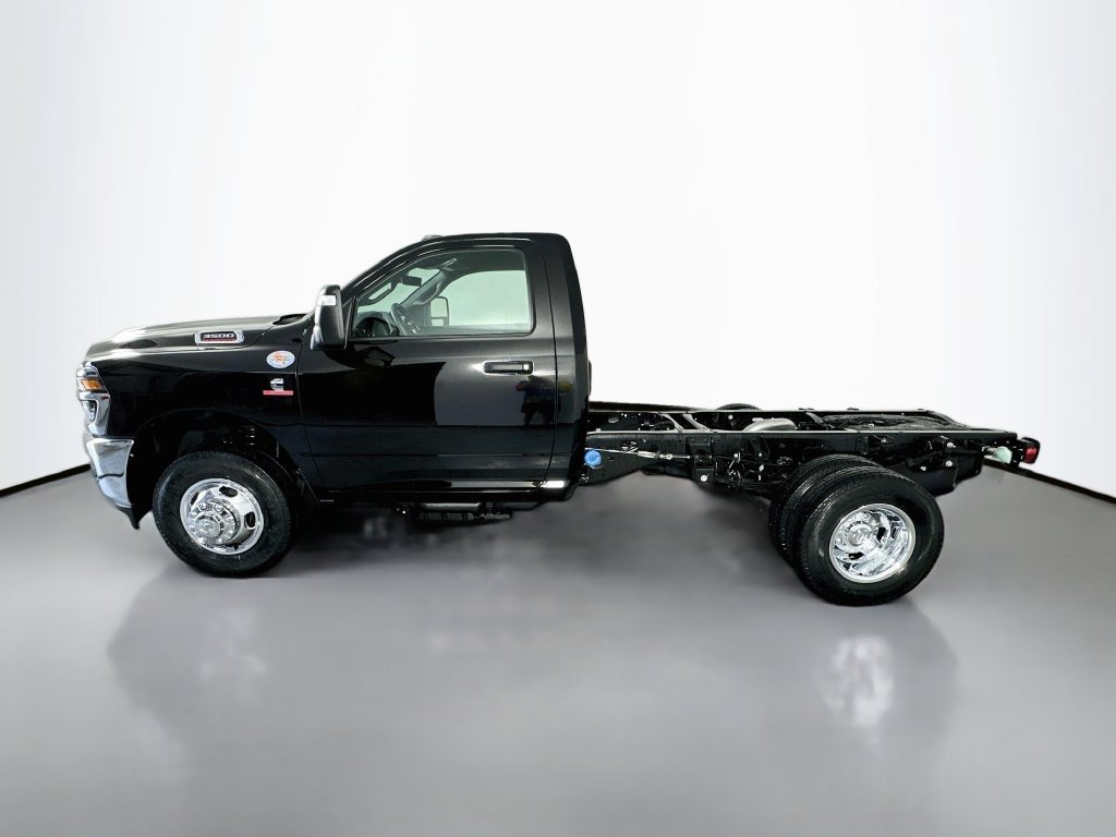 New 2026 RAM 3500 Tradesman w/ Chrome Appearance Group A AWD/4WD image 4