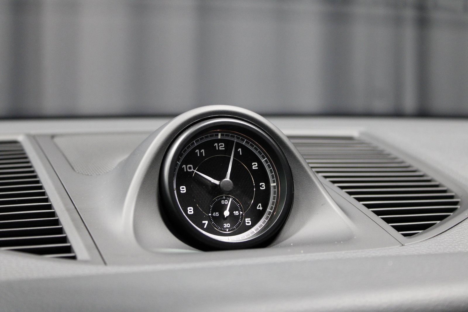 Certified 2025 Porsche Macan image 34