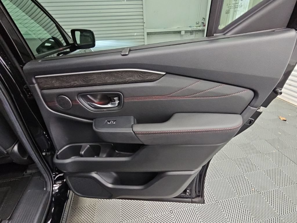 New 2026 Honda Pilot Black Edition image 40
