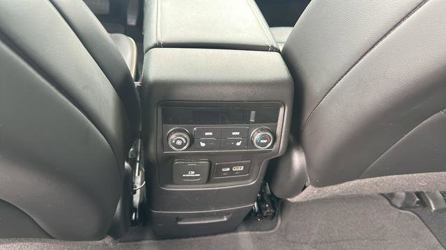 Certified 2022 GMC Acadia Denali w/ Denali Technology Package FWD image 24
