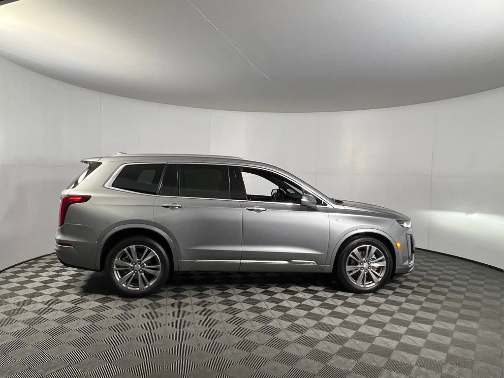 Used 2025 Cadillac XT6 Premium Luxury image 5