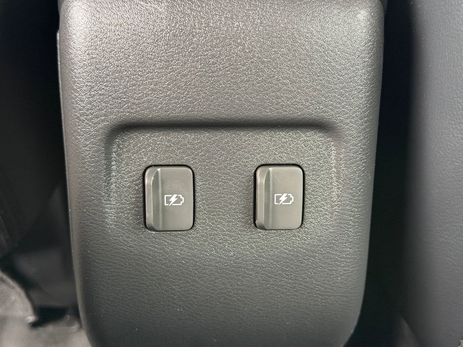 Used 2023 Nissan Kicks SR w/ SR Premium Package image 27