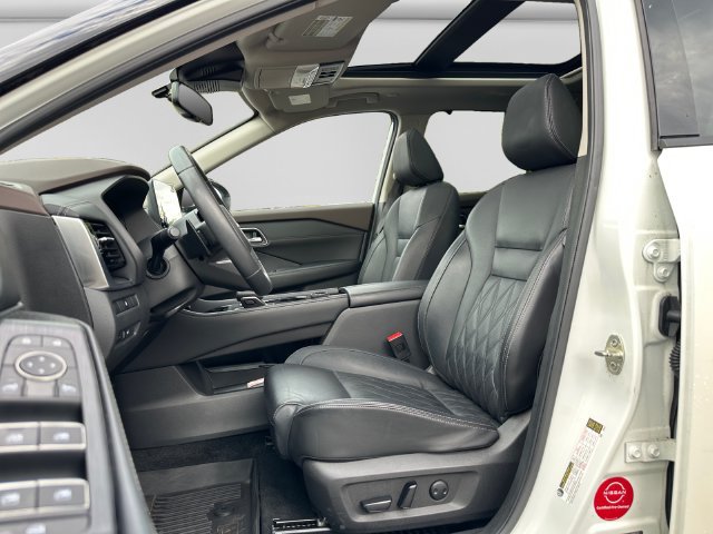 Used 2023 Nissan Rogue Platinum AWD/4WD image 12