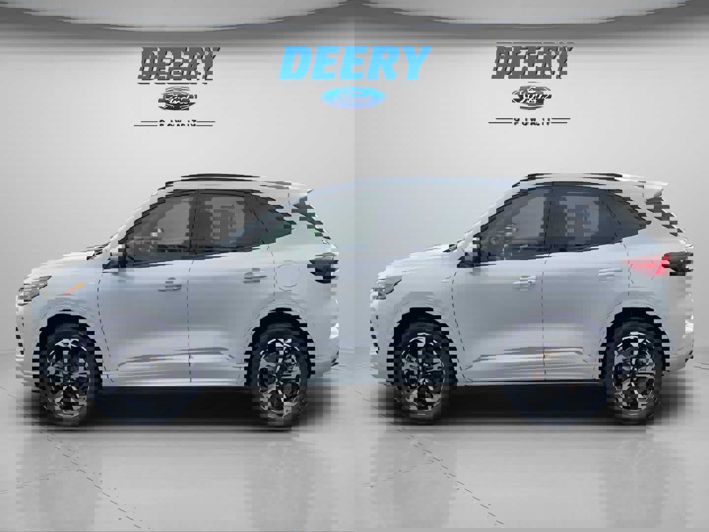 Used 2025 Ford Escape ST-Line Elite w/ Class II Trailer Tow Package image 3