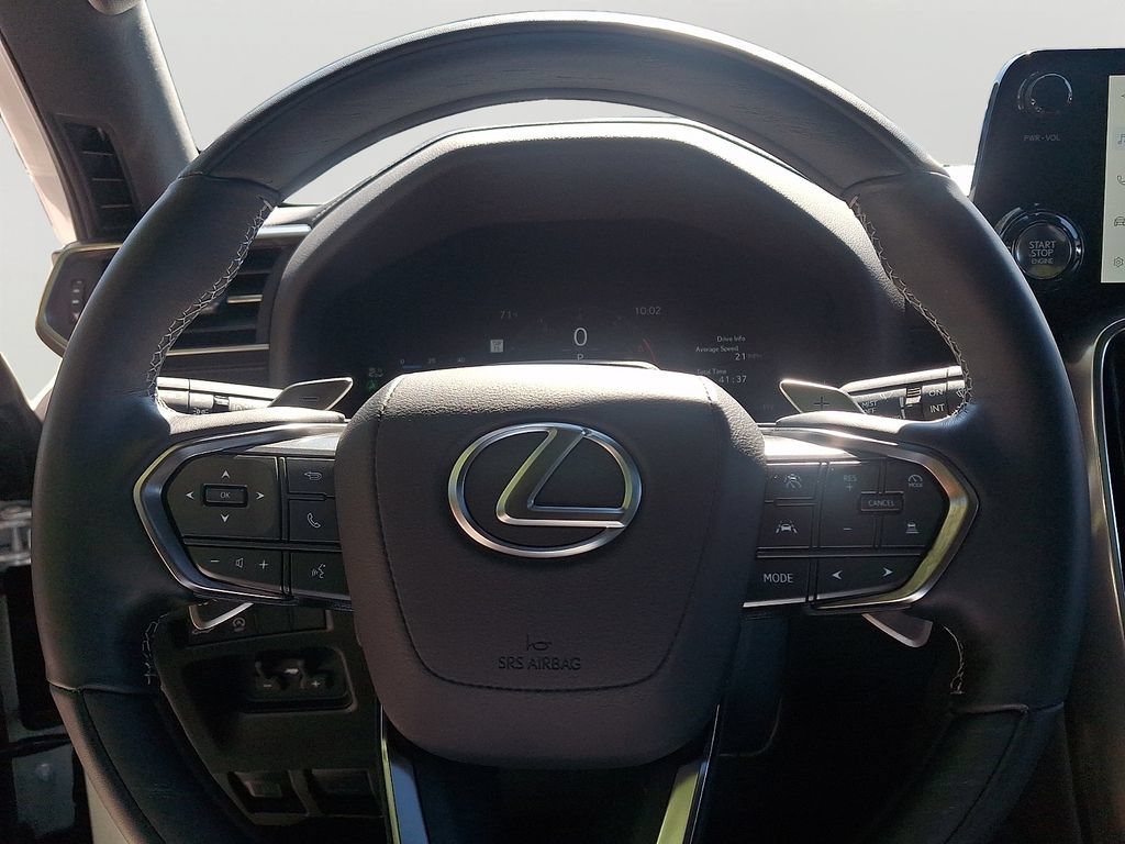 Used 2025 Lexus LX 600 4WD w/ Accessory Package (2T) image 21