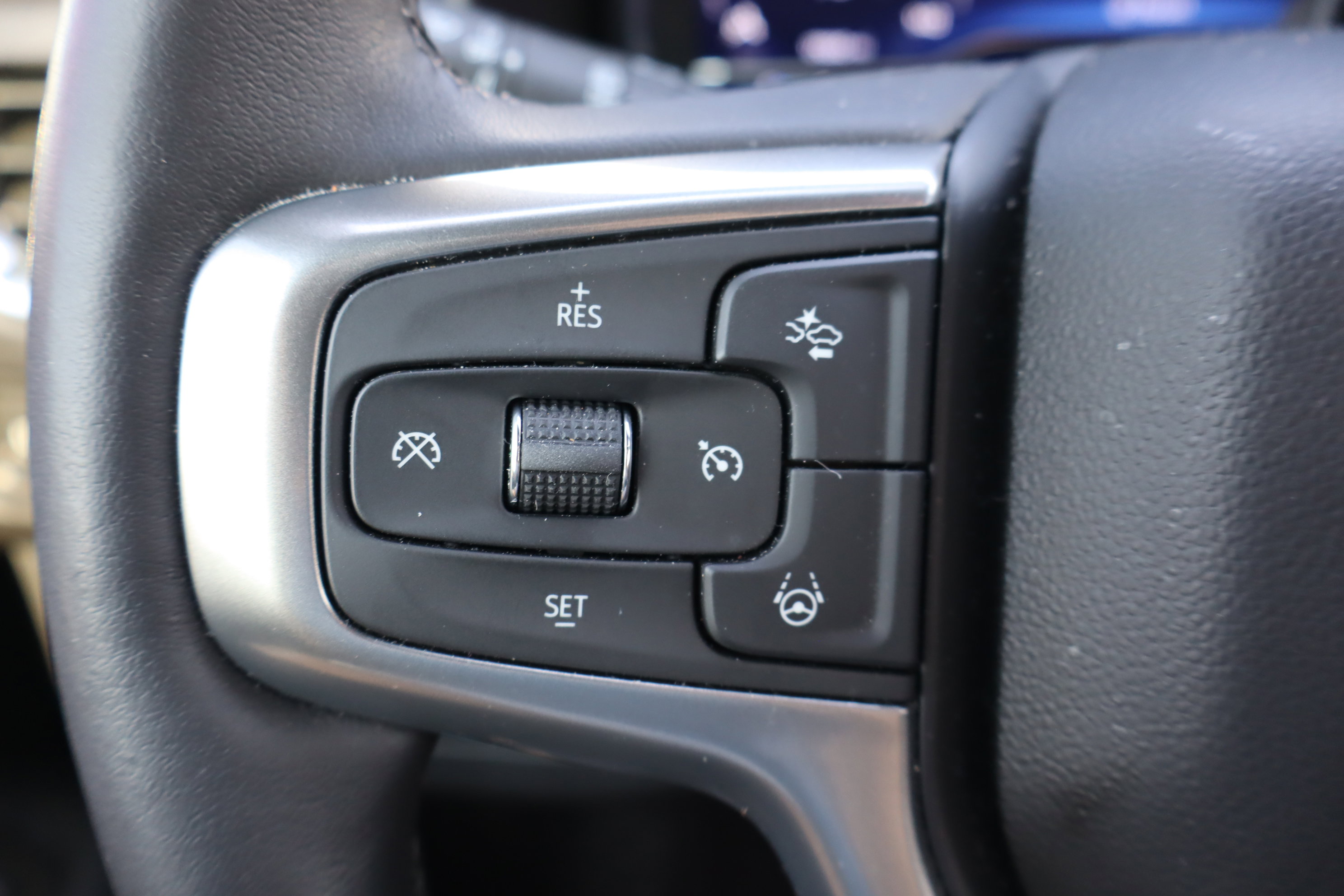 Certified 2024 Chevrolet Suburban Premier w/ Advanced Technology Package image 23