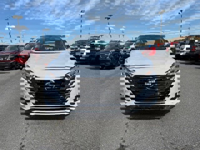 New 2025 Nissan Versa SV w/ Trunk Package image 3