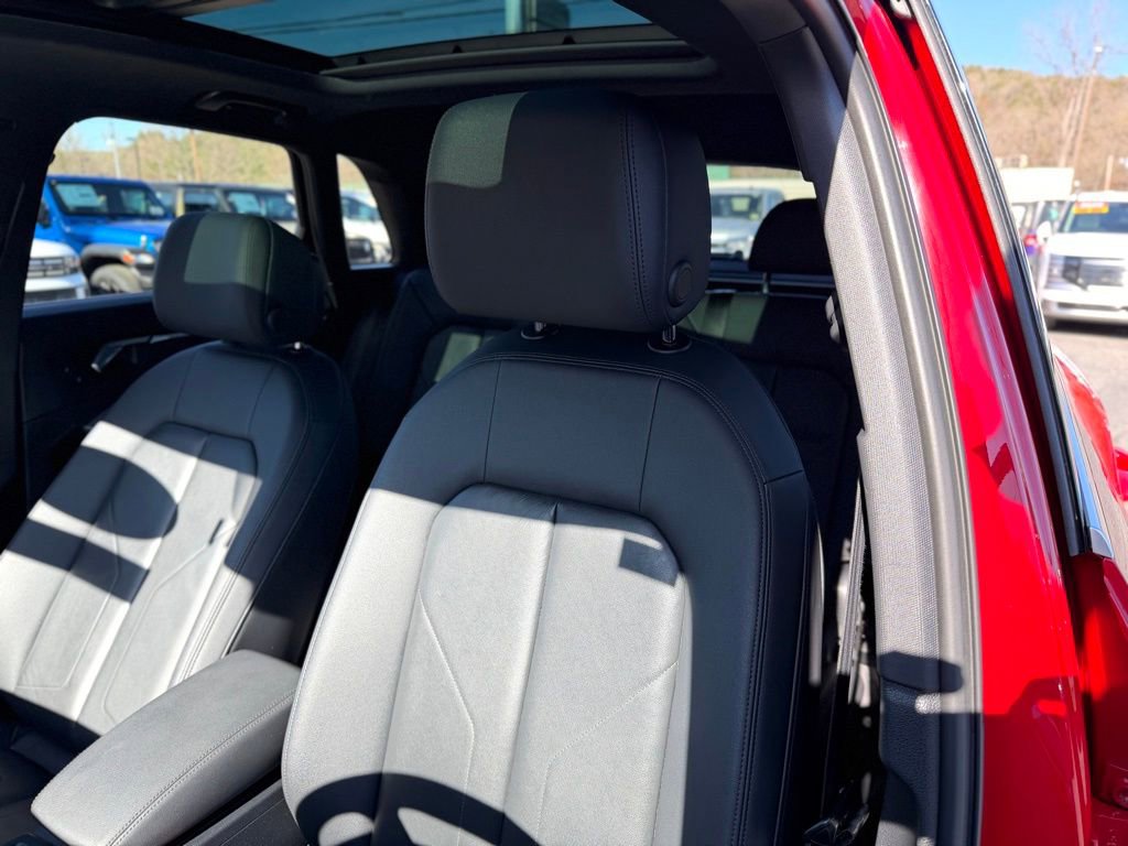 Used 2025 Audi Q3 2.0T Premium image 8