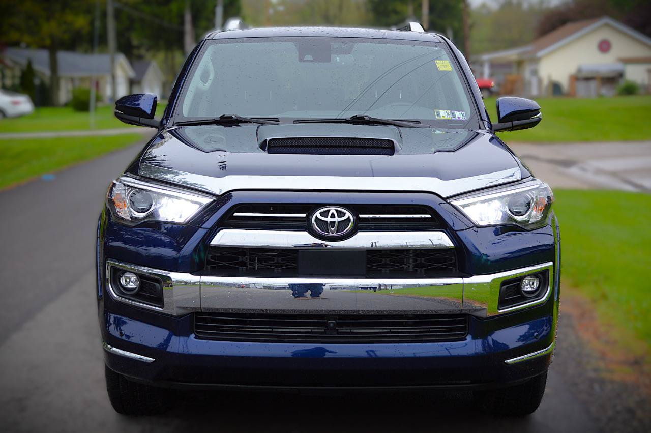 Used 2023 Toyota 4Runner Limited AWD/4WD image 2