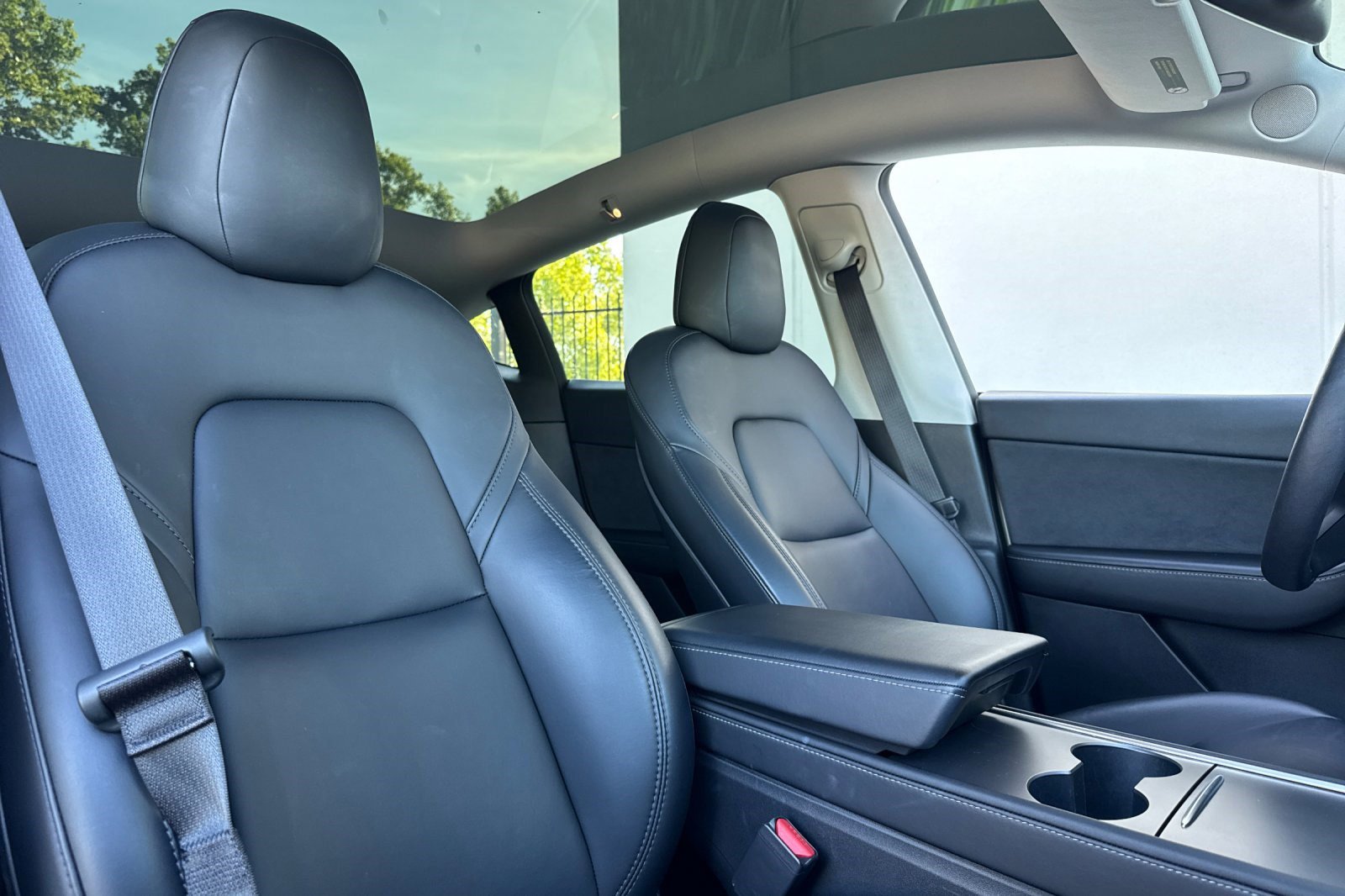 Used 2021 Tesla Model Y Long Range image 30