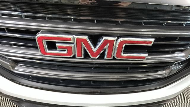 Used 2021 GMC Terrain SLE w/ Driver Convenience Package FWD image 8