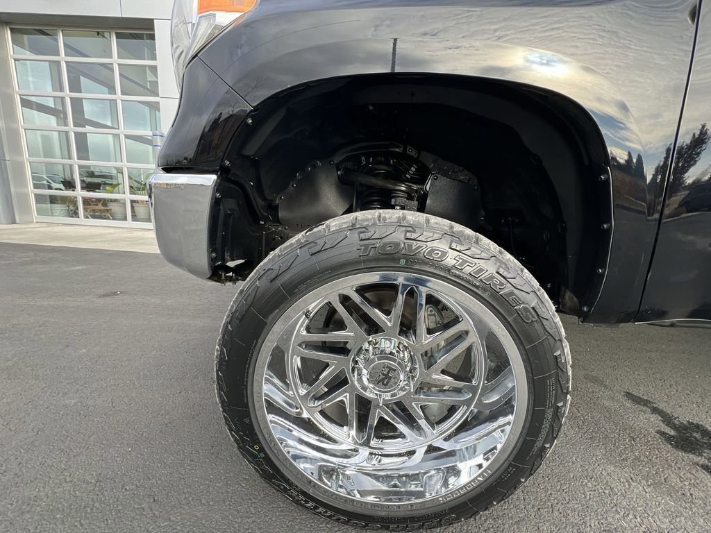Used 2020 Toyota Tundra Limited w/ Limited Premium Package image 34