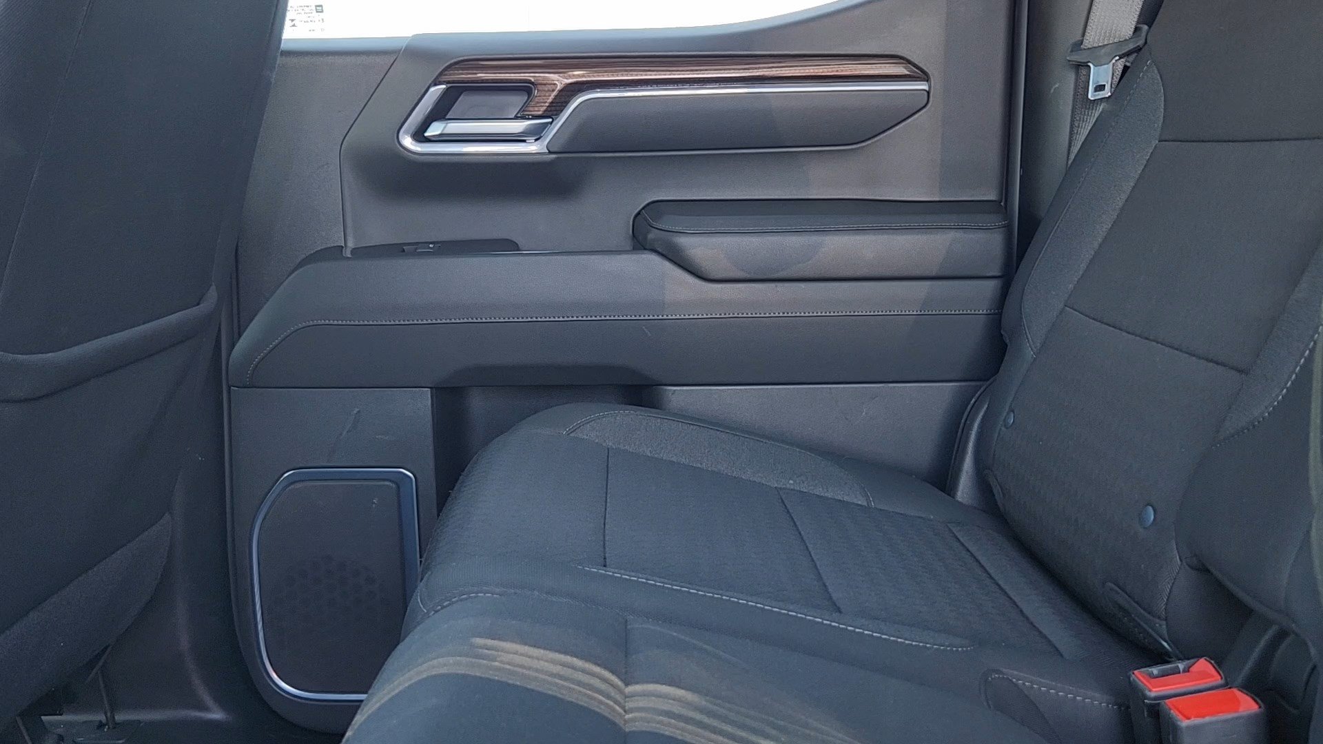 Used 2025 Chevrolet Silverado 1500 LT AWD/4WD image 17