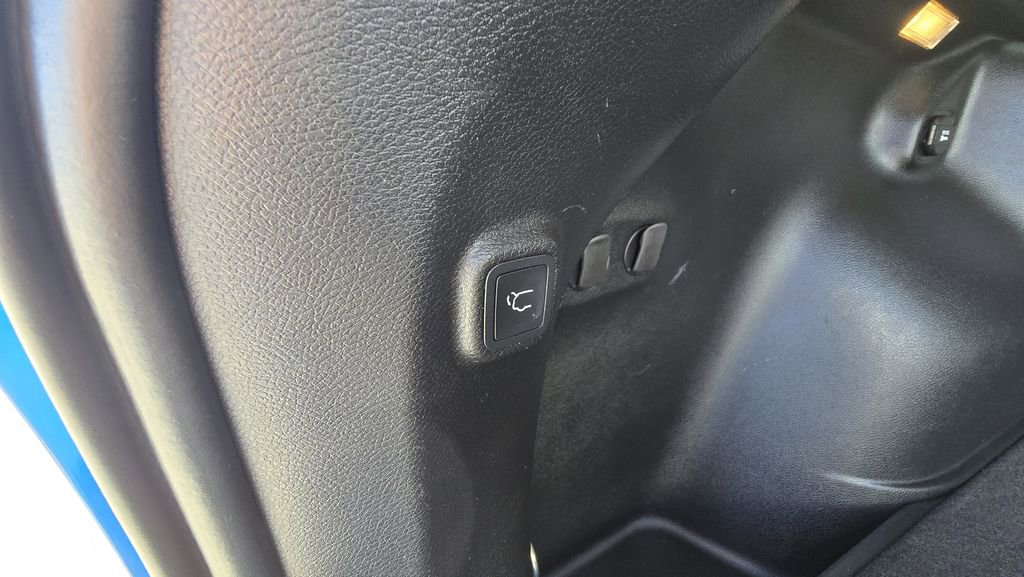 Used 2022 Jeep Cherokee Trailhawk w/ Premium Leather Package image 10