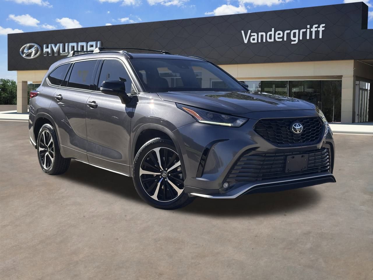 Used 2022 Toyota Highlander XSE