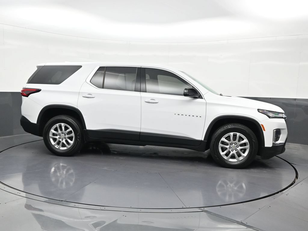 Used 2023 Chevrolet Traverse LS FWD image 7
