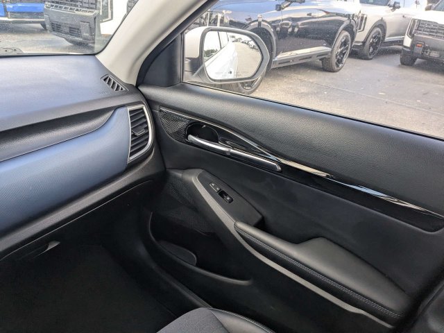 Used 2023 Kia Seltos S w/ Navigation Package FWD image 18