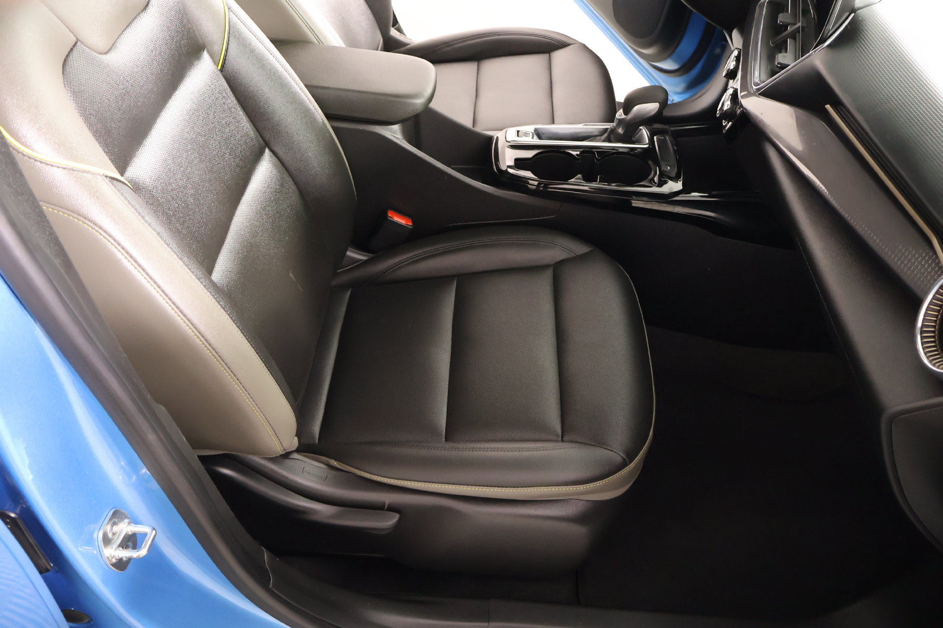 Used 2025 Chevrolet Trax ACTIV FWD image 13