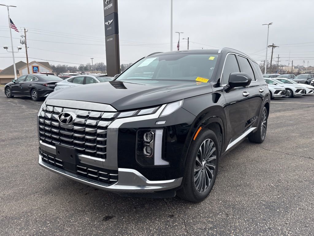 Used 2023 Hyundai Palisade Calligraphy w/ Cargo Package image 1