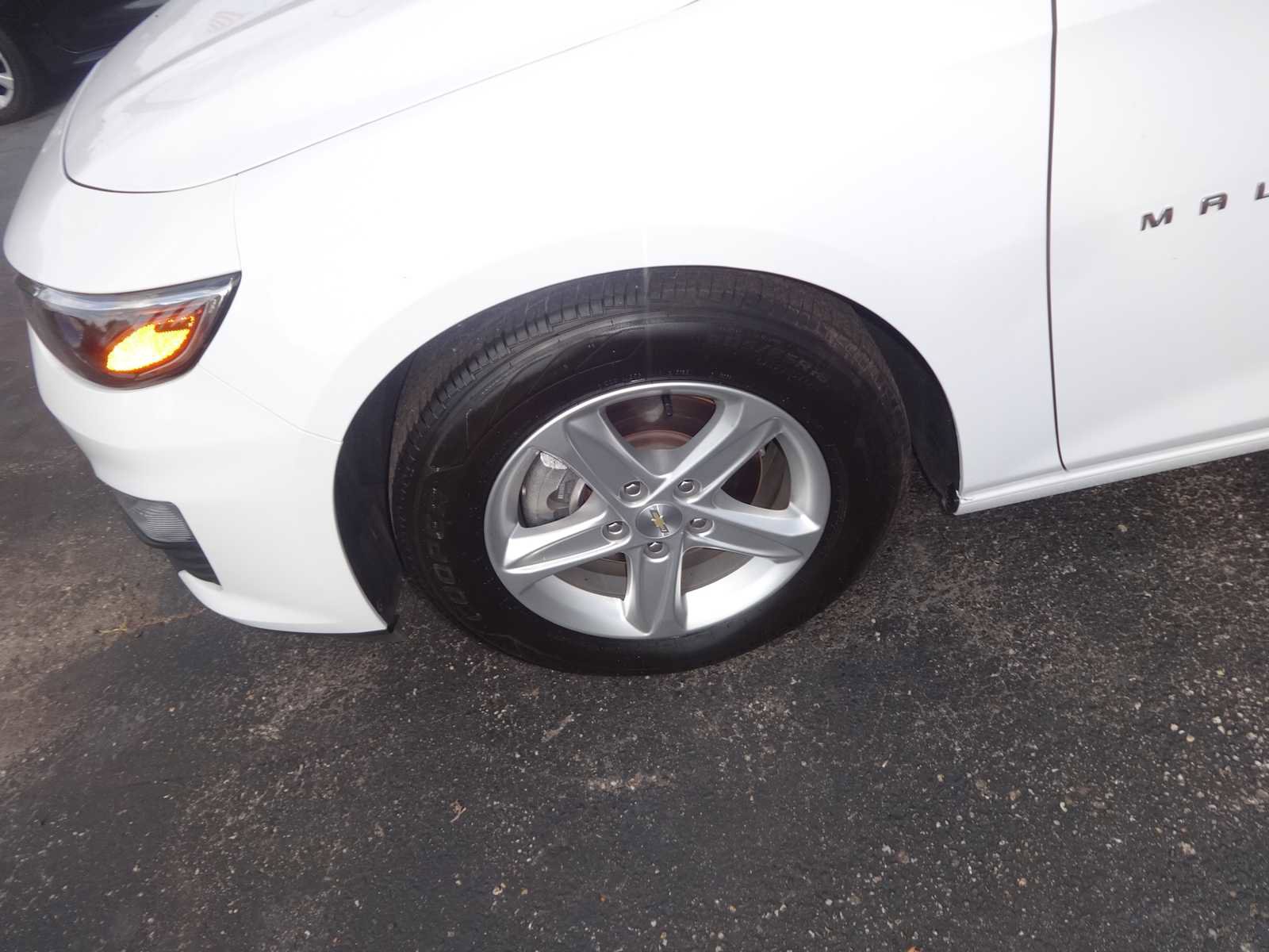 Used 2021 Chevrolet Malibu LS image 4