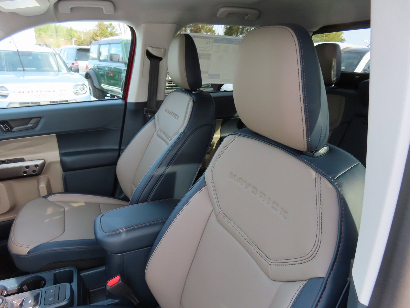 New 2026 Ford Maverick Lariat image 16