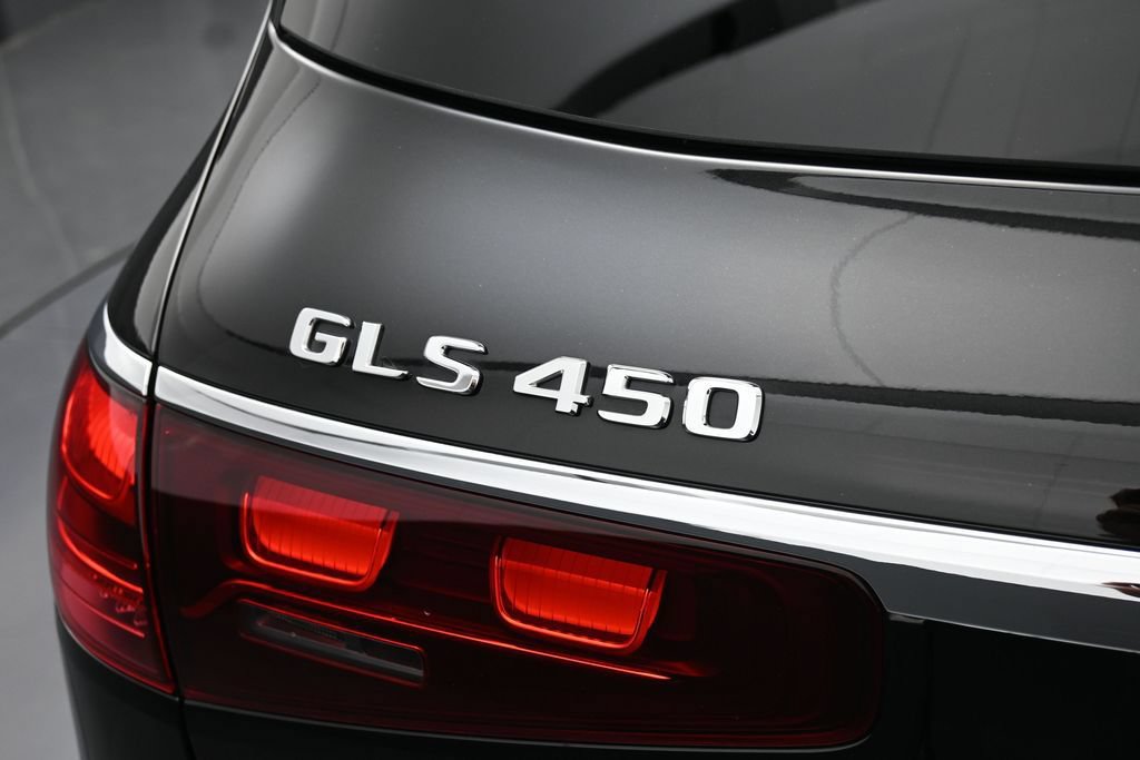Used 2025 Mercedes-Benz GLS 450 4MATIC image 14