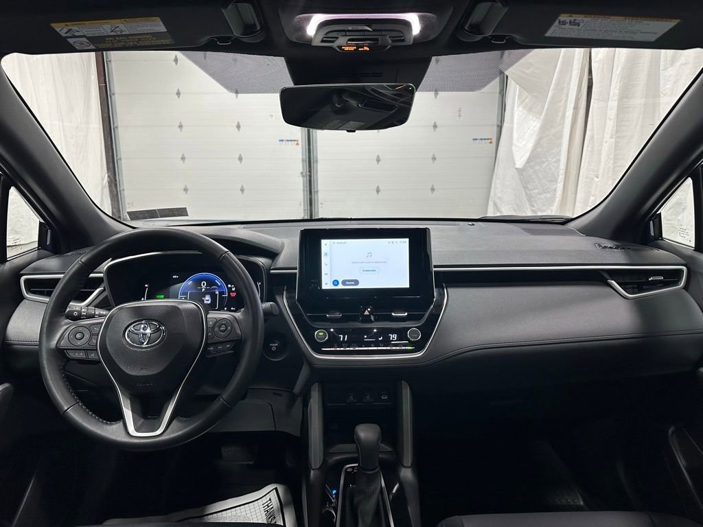 Used 2025 Toyota Corolla Cross XSE w/ Convenience Package image 41