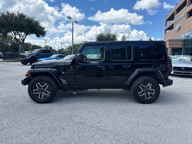 Used 2026 Jeep Wrangler Unlimited Sahara AWD/4WD image 2