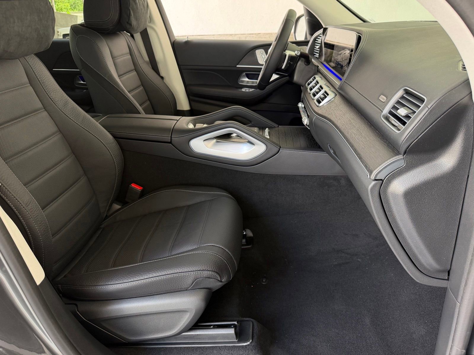 New 2026 Mercedes-Benz GLS 450 4MATIC image 16