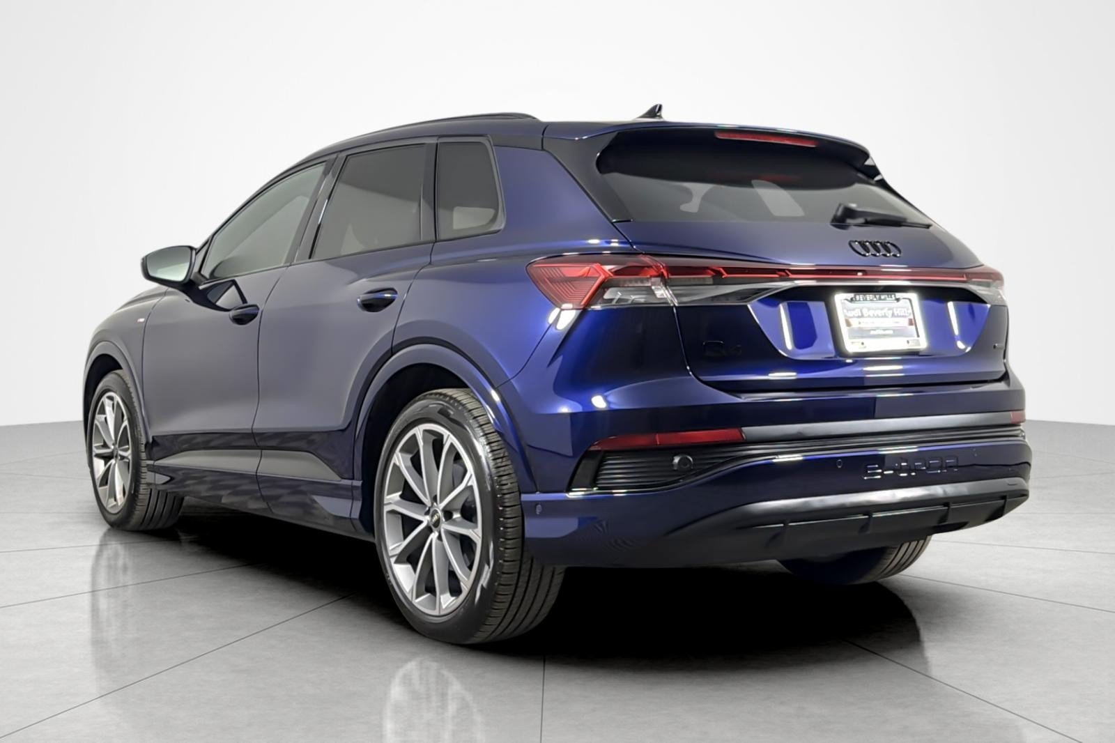 Used 2026 Audi Q4 e-tron Premium Plus w/ Premium Plus AWD/4WD image 3