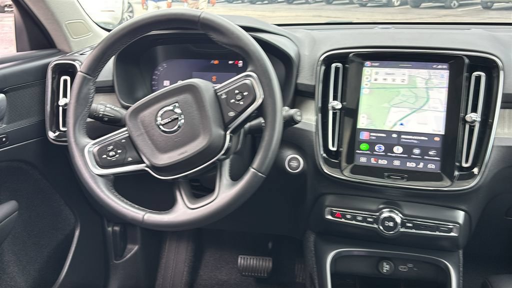 Used 2026 Volvo XC40 B5 Plus AWD/4WD image 6