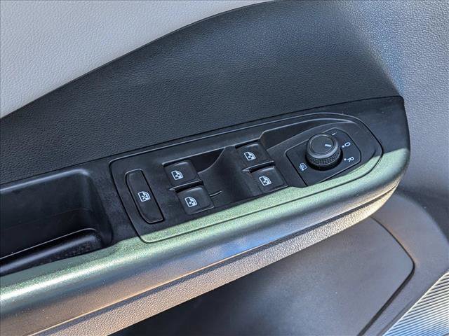 Used 2022 Volkswagen Taos SEL w/ Panoramic Sunroof Package FWD image 11