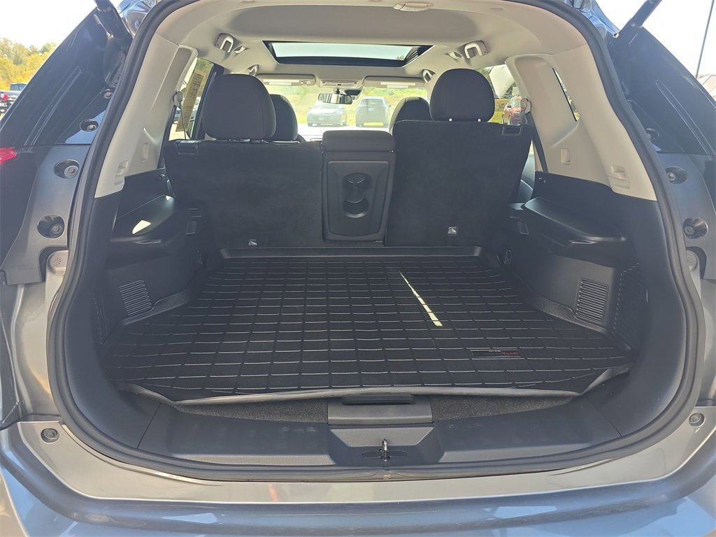 Used 2019 Nissan Rogue SV image 24