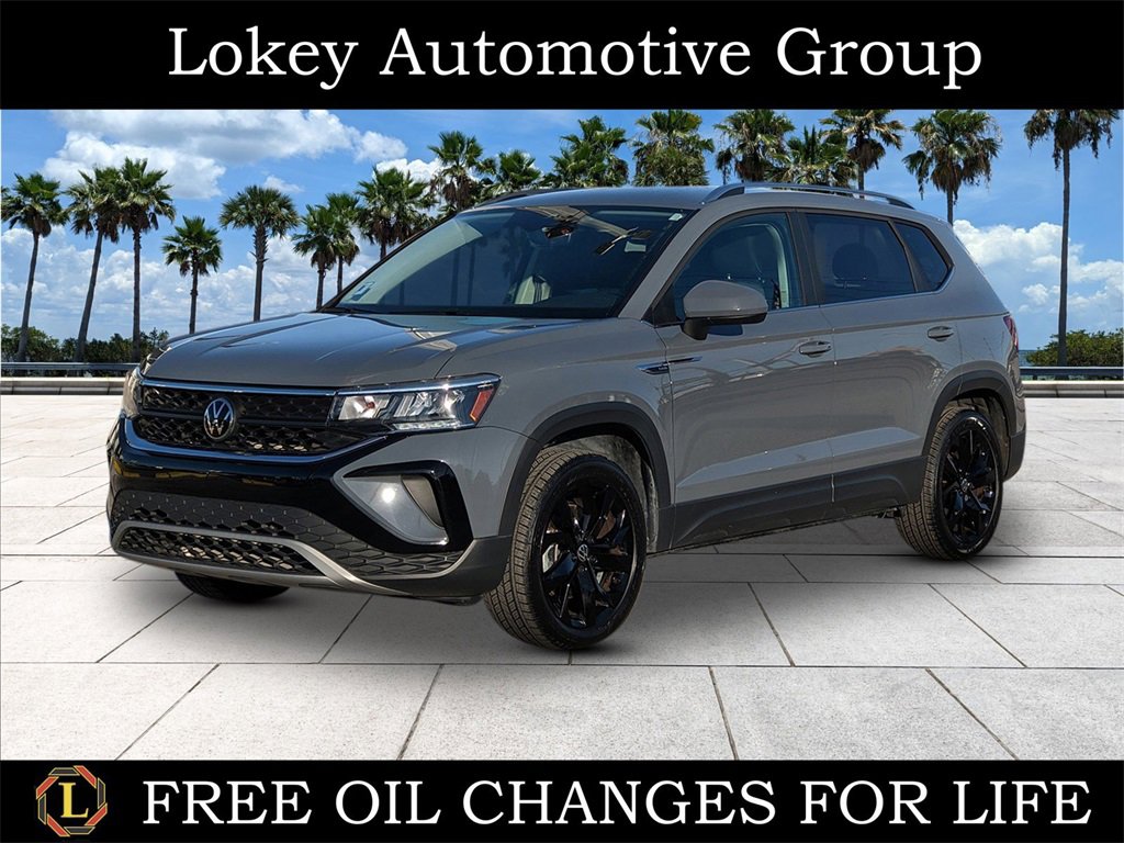Certified 2023 Volkswagen Taos SE w/ Black Wheel Package image 1