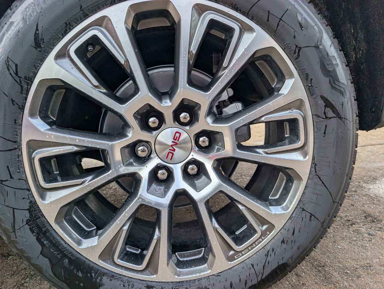 New 2026 GMC Yukon Denali w/ Advanced Technology Package RWD image 7