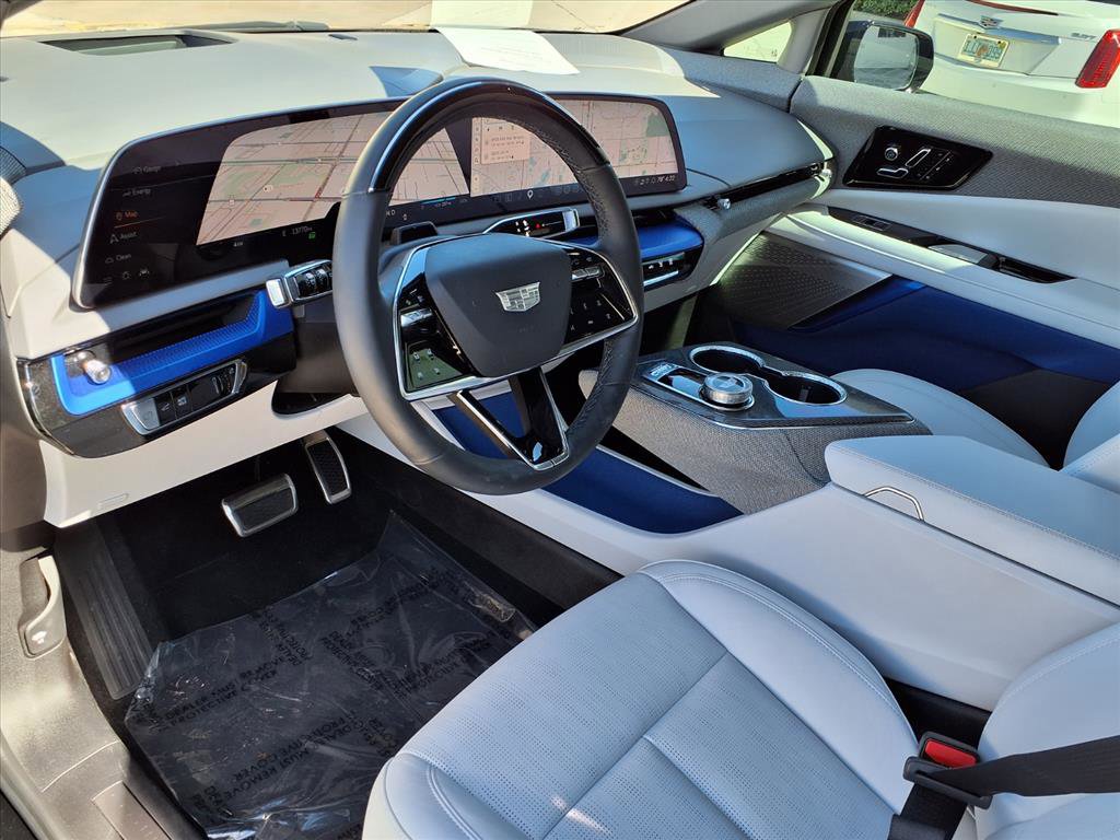 Certified 2025 Cadillac Optiq Sport 2 AWD/4WD image 18