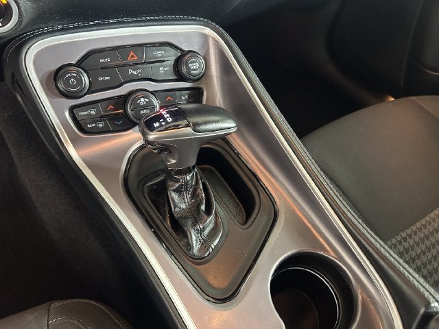 Used 2022 Dodge Challenger R/T RWD image 17