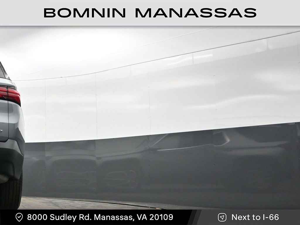 Used 2023 Chevrolet Traverse LT image 31