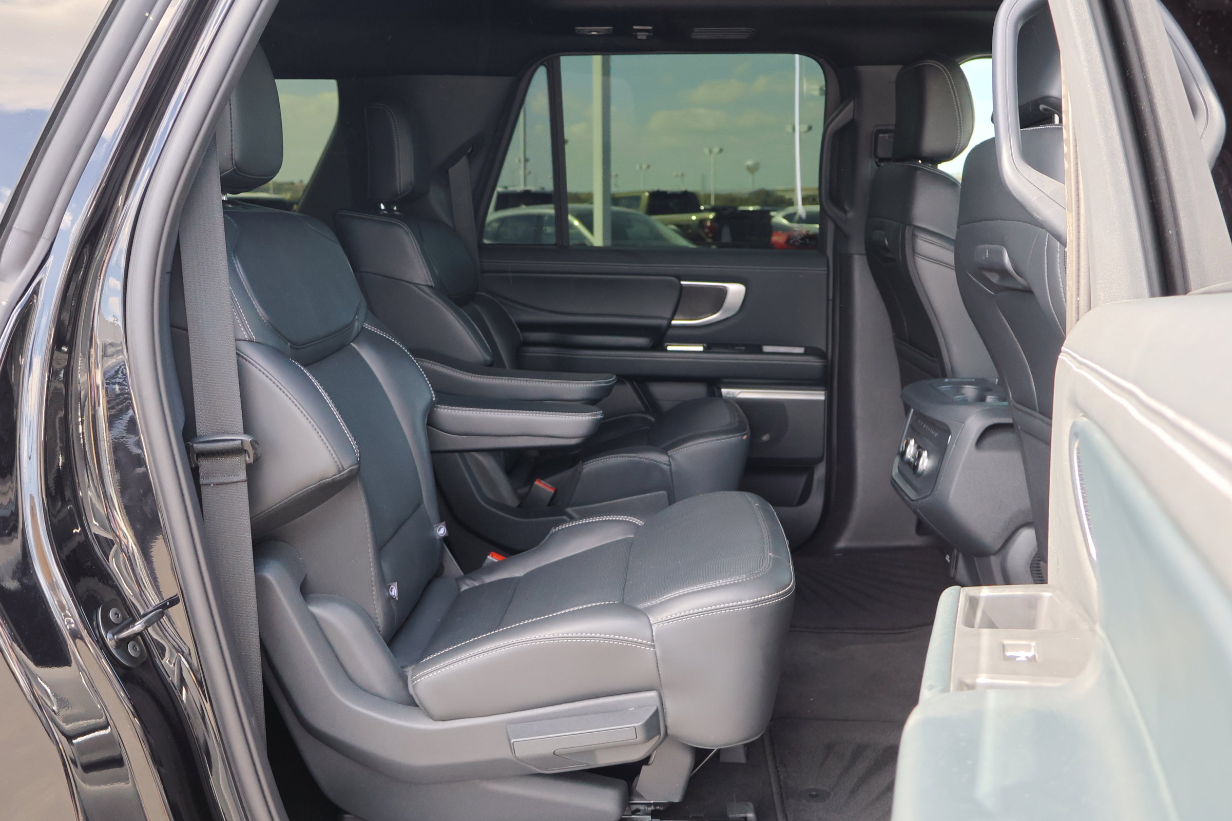 Certified 2025 Ford Expedition Max Platinum w/ Stealth Appearance Package image 34