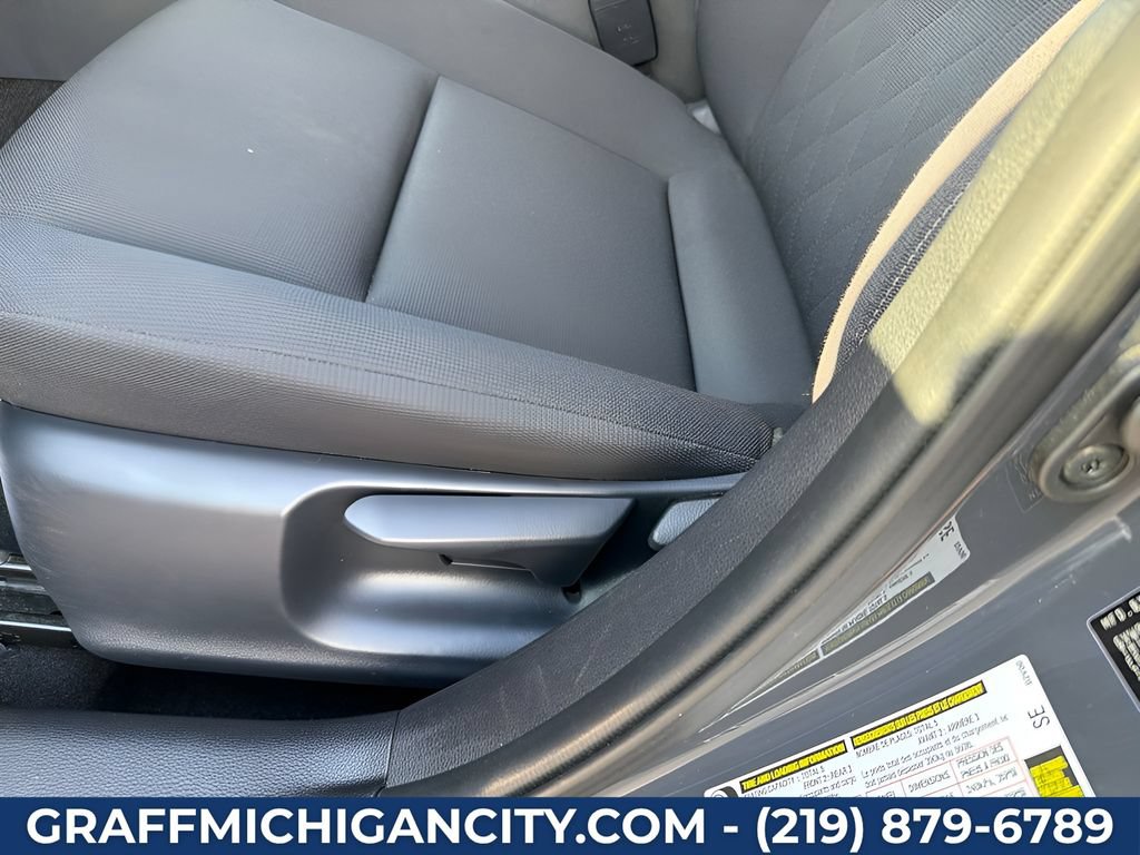 Used 2025 Toyota Corolla LE FWD image 22