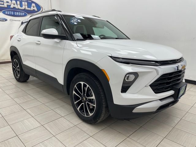 Used 2024 Chevrolet TrailBlazer LT image 1