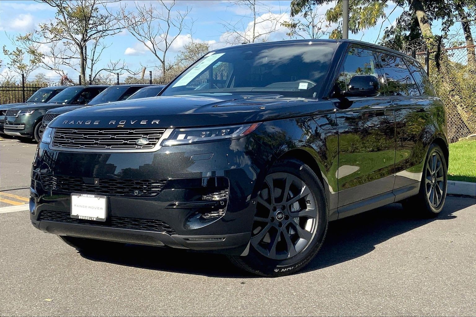 Used 2025 Land Rover Range Rover Sport image 1