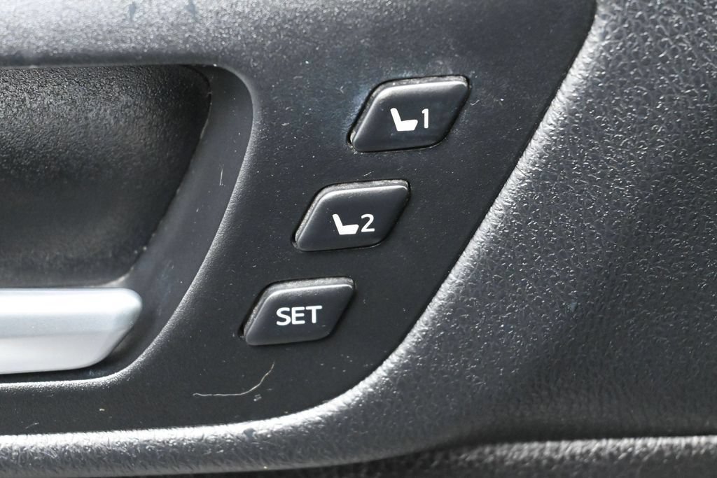 Used 2017 Toyota Highlander Limited w/ Protection Package #3 AWD/4WD image 14