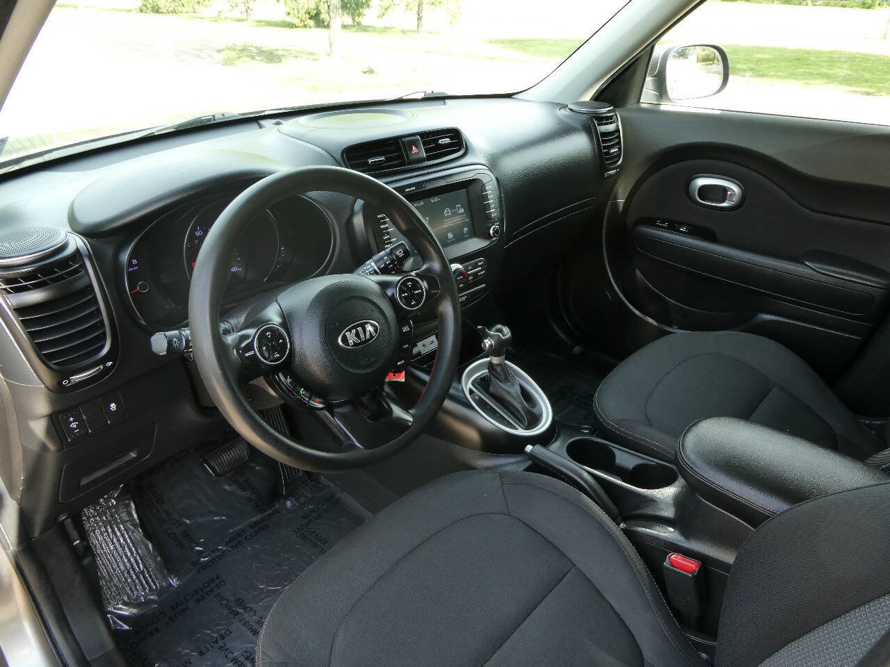 Used 2019 Kia Soul + FWD image 10