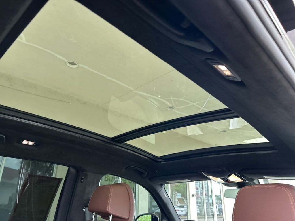 Used 2022 BMW X7 M50i w/ Dynamic Handling Package image 31