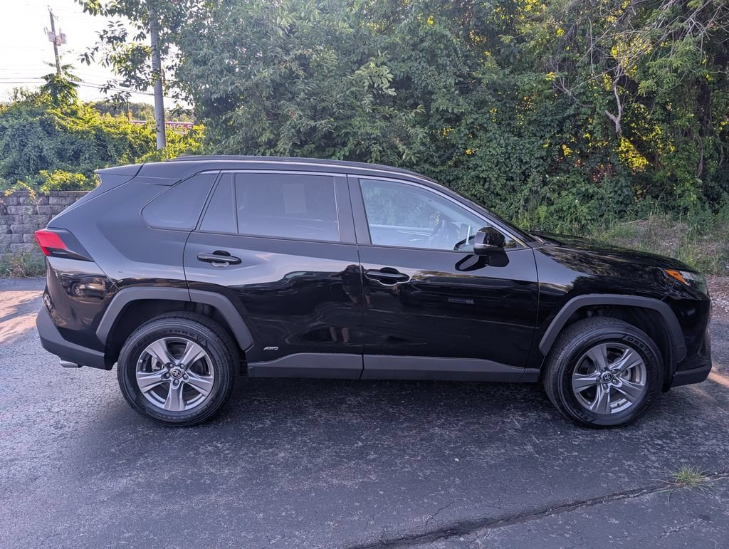 Used 2023 Toyota RAV4 XLE w/ Convenience Package AWD/4WD image 10