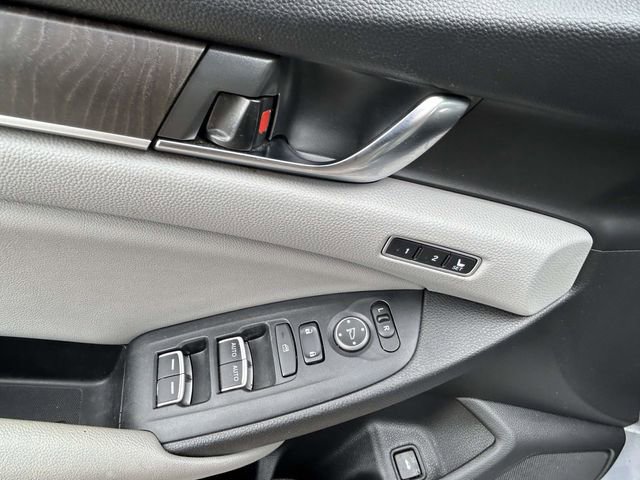 Used 2020 Honda Accord Touring image 14