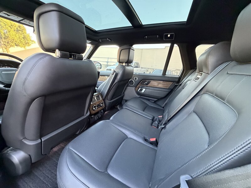 Used 2020 Land Rover Range Rover HSE AWD/4WD image 28